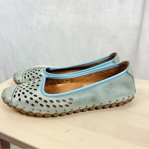 VOLKS WALKERS‎ Leather Flats Blue Perforated Women's Size 9/40 Comfort